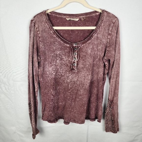 Soft Surroundings Lace Embroidered Sleeve Round Neck Top Size Medium Distressed - Picture 1 of 6